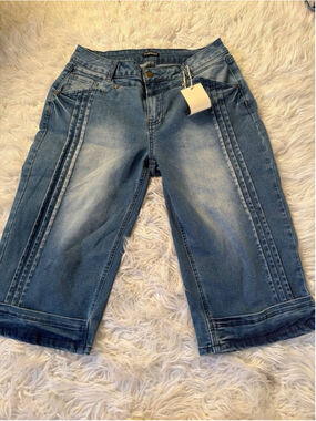 Flamingals Straight Leg Mid Waist Capri Jeans L